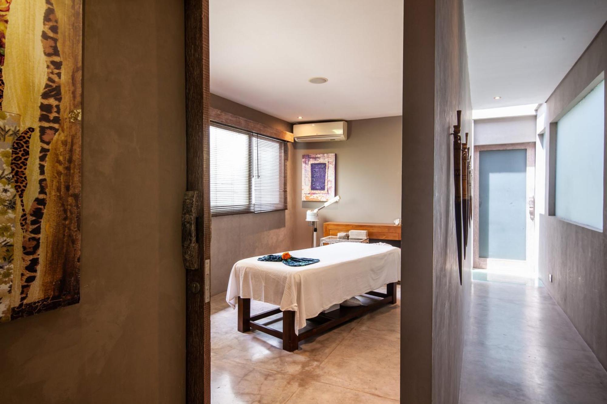 Отель Blue Karma Dijiwa Seminyak Экстерьер фото